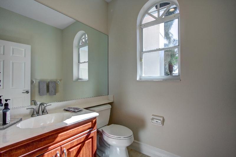 1311 Northwest 2nd Circle Boca Raton, FL 33432 - Photo 15 of 24 Powder_Room