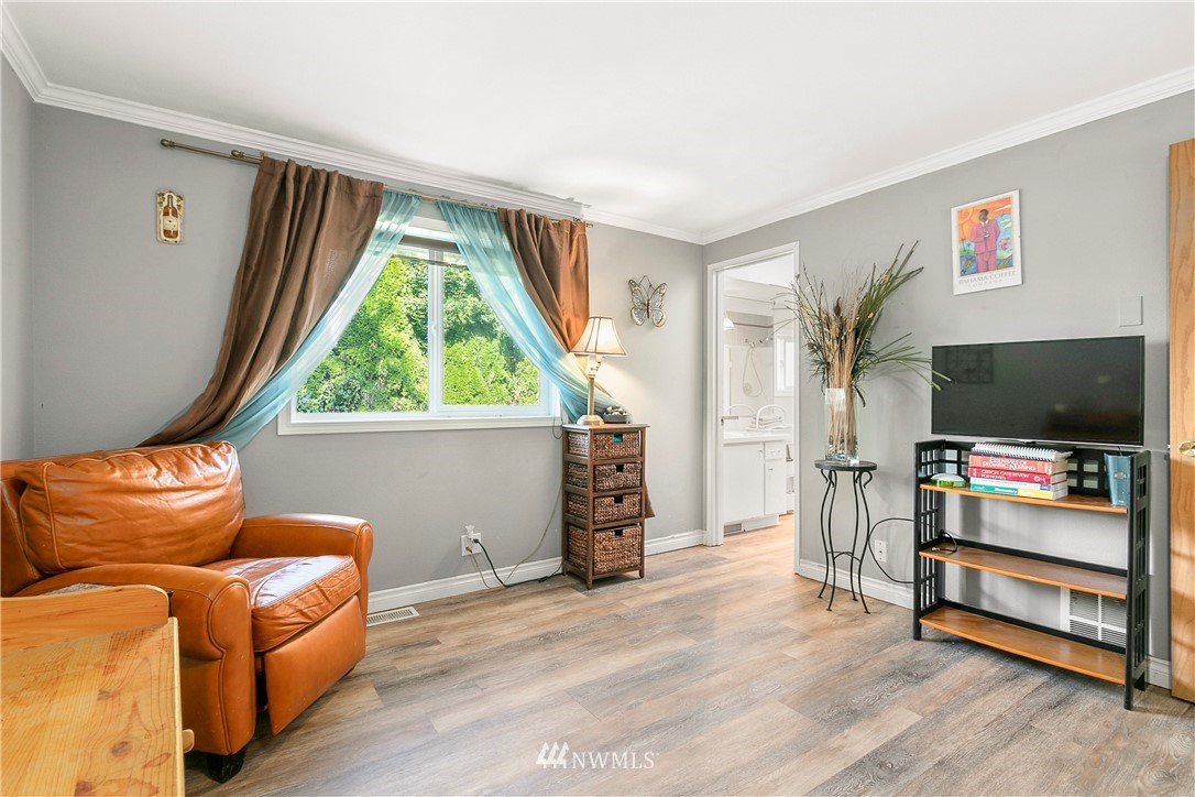 10030 Montana Road Everett, WA 98204 - Photo 11 of 22 Gallery Image 11