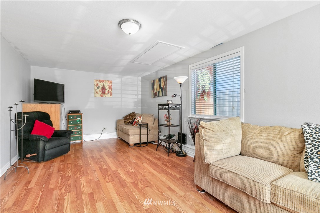 10030 Montana Road Everett, WA 98204 - Photo 12 of 22 Gallery Image 12