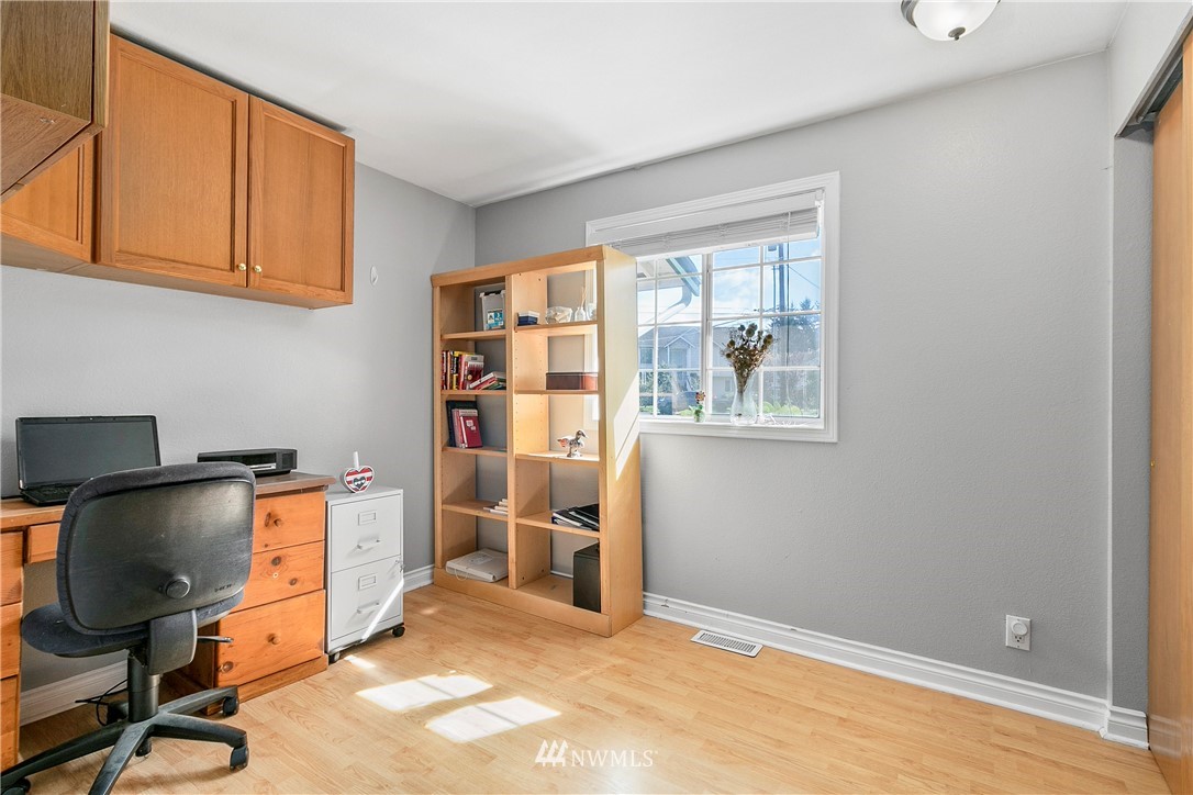 10030 Montana Road Everett, WA 98204 - Photo 14 of 22 Gallery Image 14