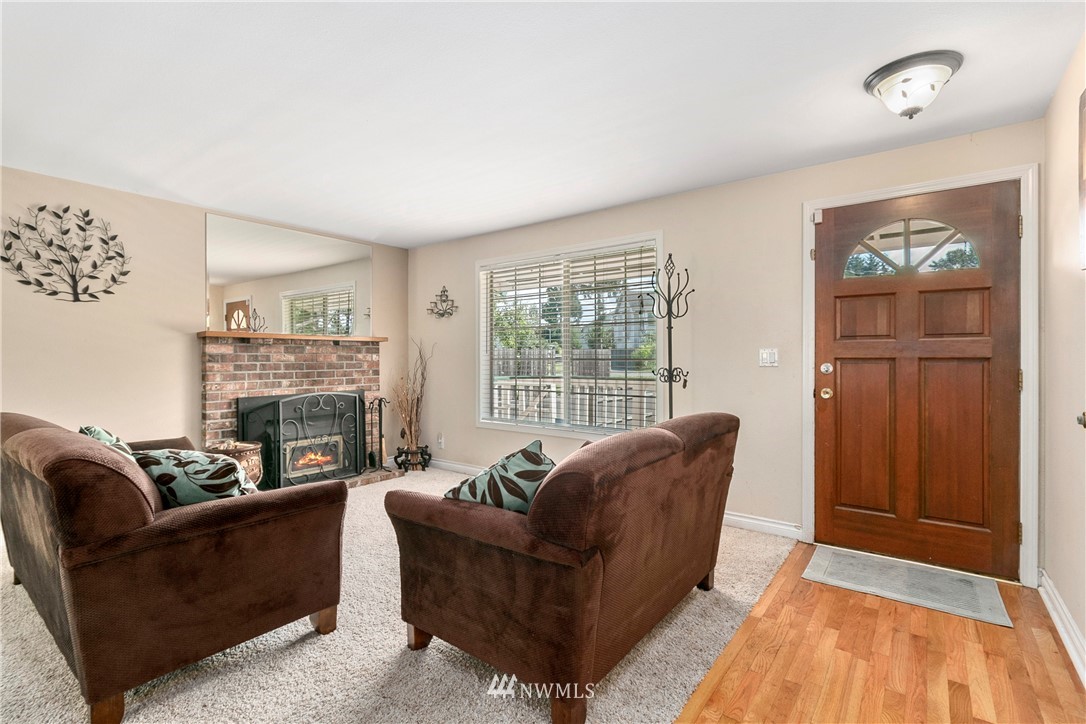 10030 Montana Road Everett, WA 98204 - Photo 3 of 22 Gallery Image 3