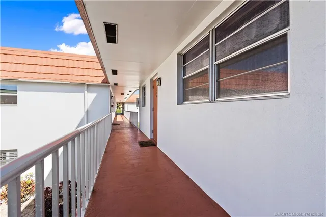 $129,900 | 2600 Southeast Ocean Boulevard, Unit JJ14, Stuart, FL 34996