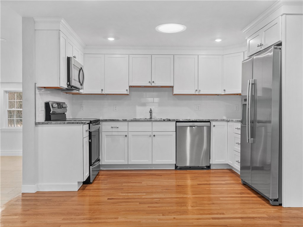 81 Algonquin Road East Providence, RI 02916 - Photo 13 of 29 Gallery Image 13