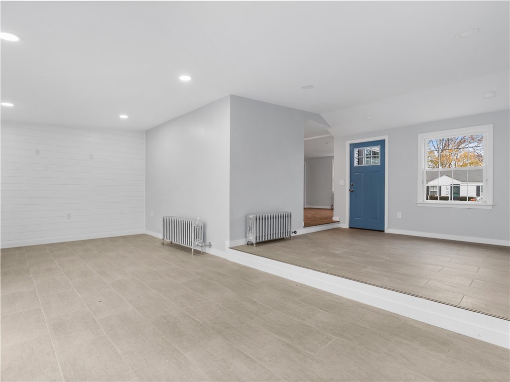 81 Algonquin Road East Providence, RI 02916 - Photo 16 of 29 Gallery Image 16