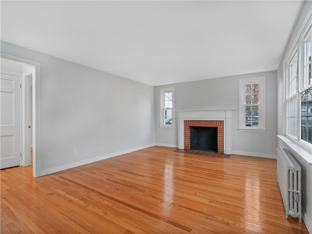 81 Algonquin Road East Providence, RI 02916 - Photo 6 of 29 Gallery Image 6