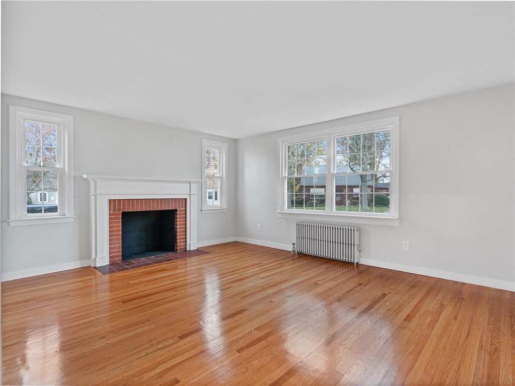 81 Algonquin Road East Providence, RI 02916 - Photo 8 of 29 Gallery Image 8
