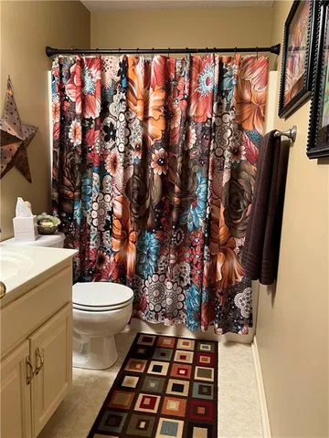 $275,000 | 101 Heatherton Court, Gladstone, MO 64118