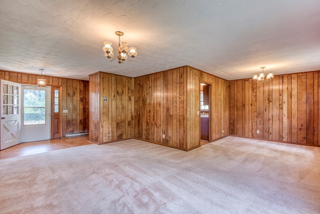 32067 Rich Valley Road Meadowview, VA 24361 - Photo 9 of 34 Gallery Image 9