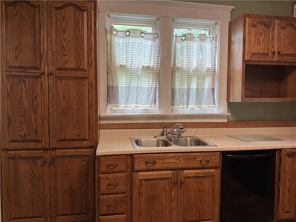 216 Center Street Slippery Rock, PA 16057 - Photo 10 of 34 Large pantry!