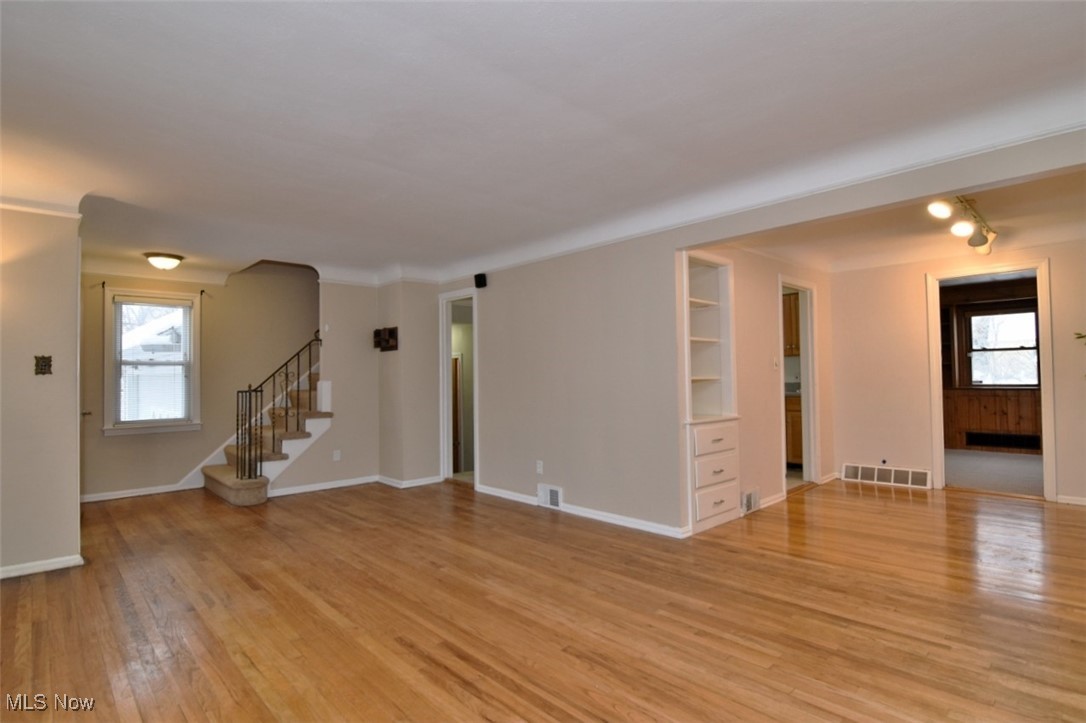 1491 Edgefield Road Cleveland, OH 44124 - Photo 9 of 41