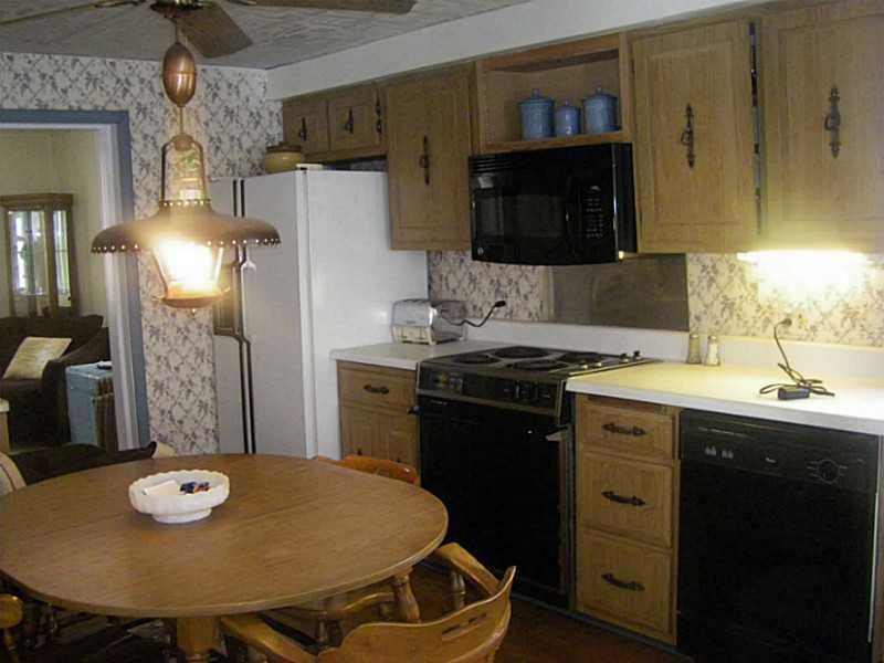 1011 Burchfield Road Allison Park, PA 15101 - Photo 7 of 22 Kitchen.