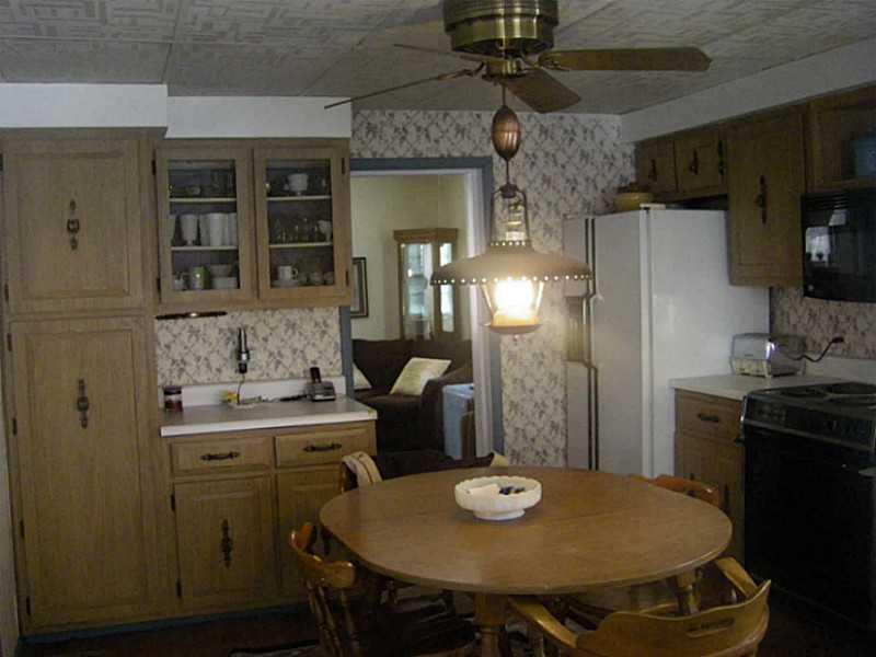 1011 Burchfield Road Allison Park, PA 15101 - Photo 8 of 22 Kitchen.