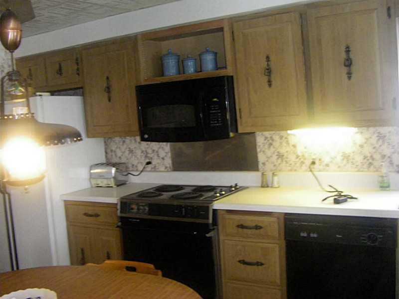 1011 Burchfield Road Allison Park, PA 15101 - Photo 9 of 22 Kitchen.