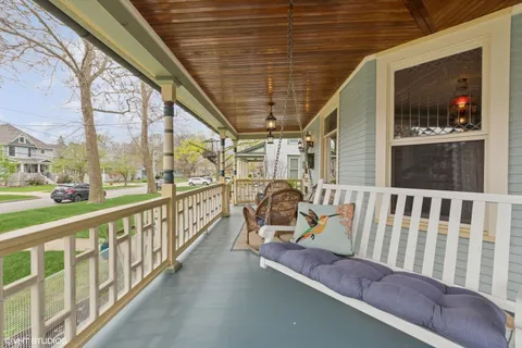 $675,000 | 321 East Union Avenue, Wheaton, IL 60187