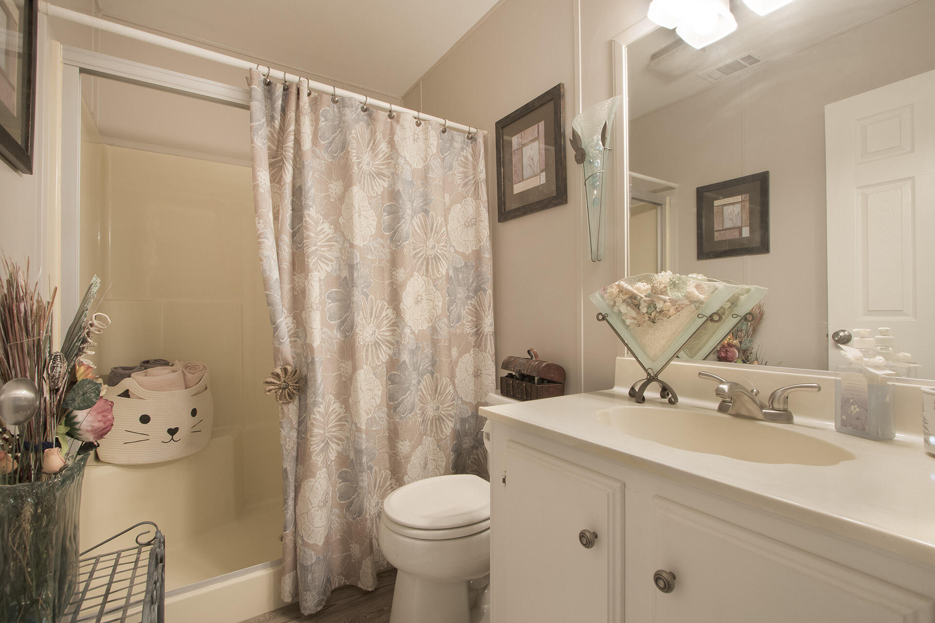 34649 Double Diamond Drive Thousand Palms, CA 92276 - Photo 15 of 42 a bathroom with a sink toilet and shower