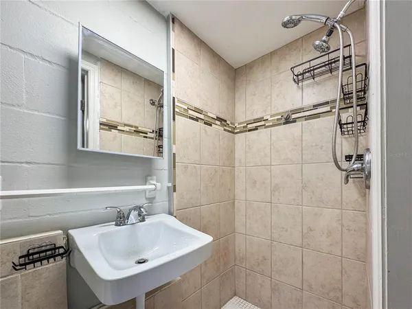 $1,725 | Undisclosed Address, Holiday, FL 34691