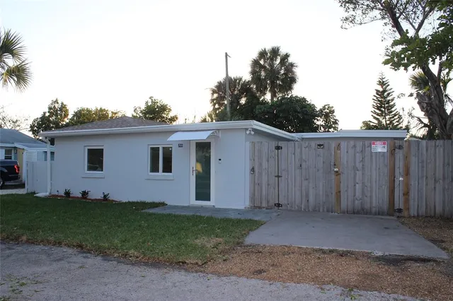 $2,990 | 522 Southeast 20th Court, Boynton Beach, FL 33435