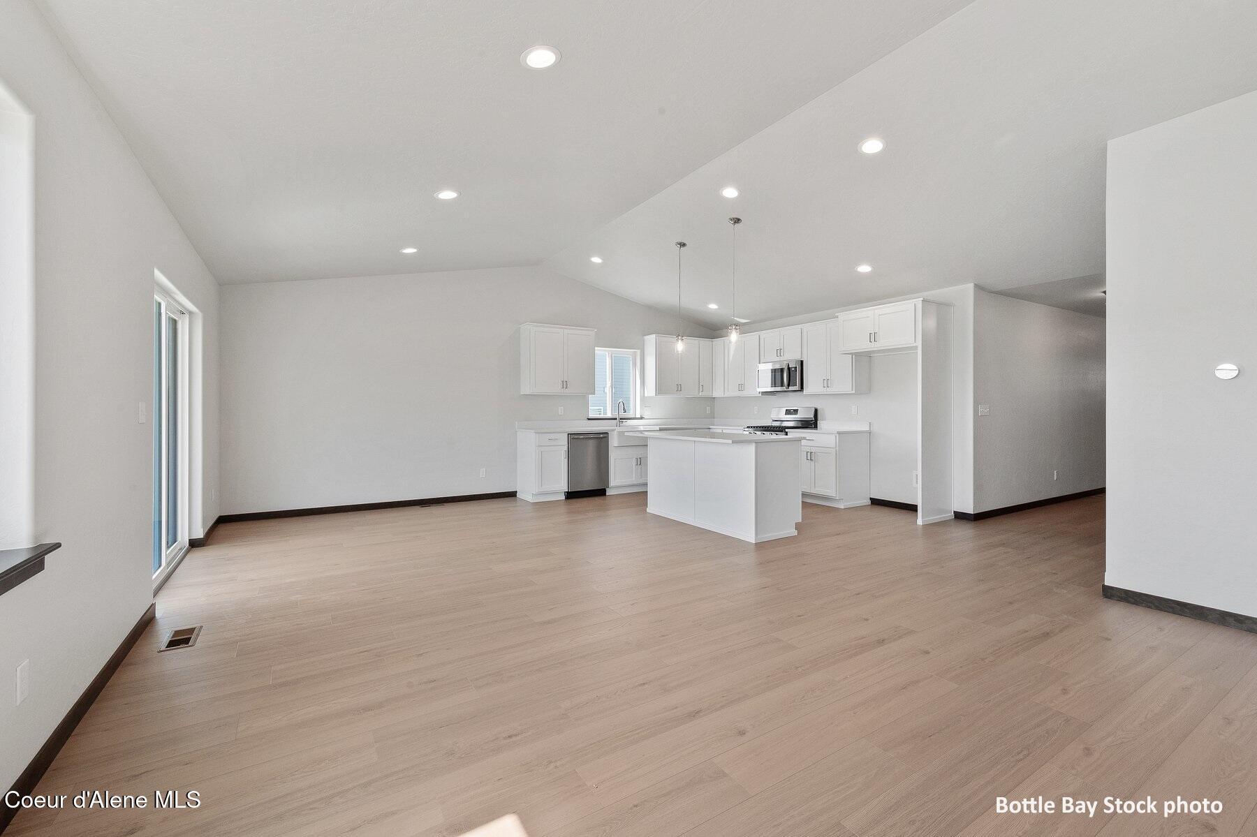 11834 North Entwistle Way Rathdrum, ID 83858 - Photo 11 of 28 11 Livingroom