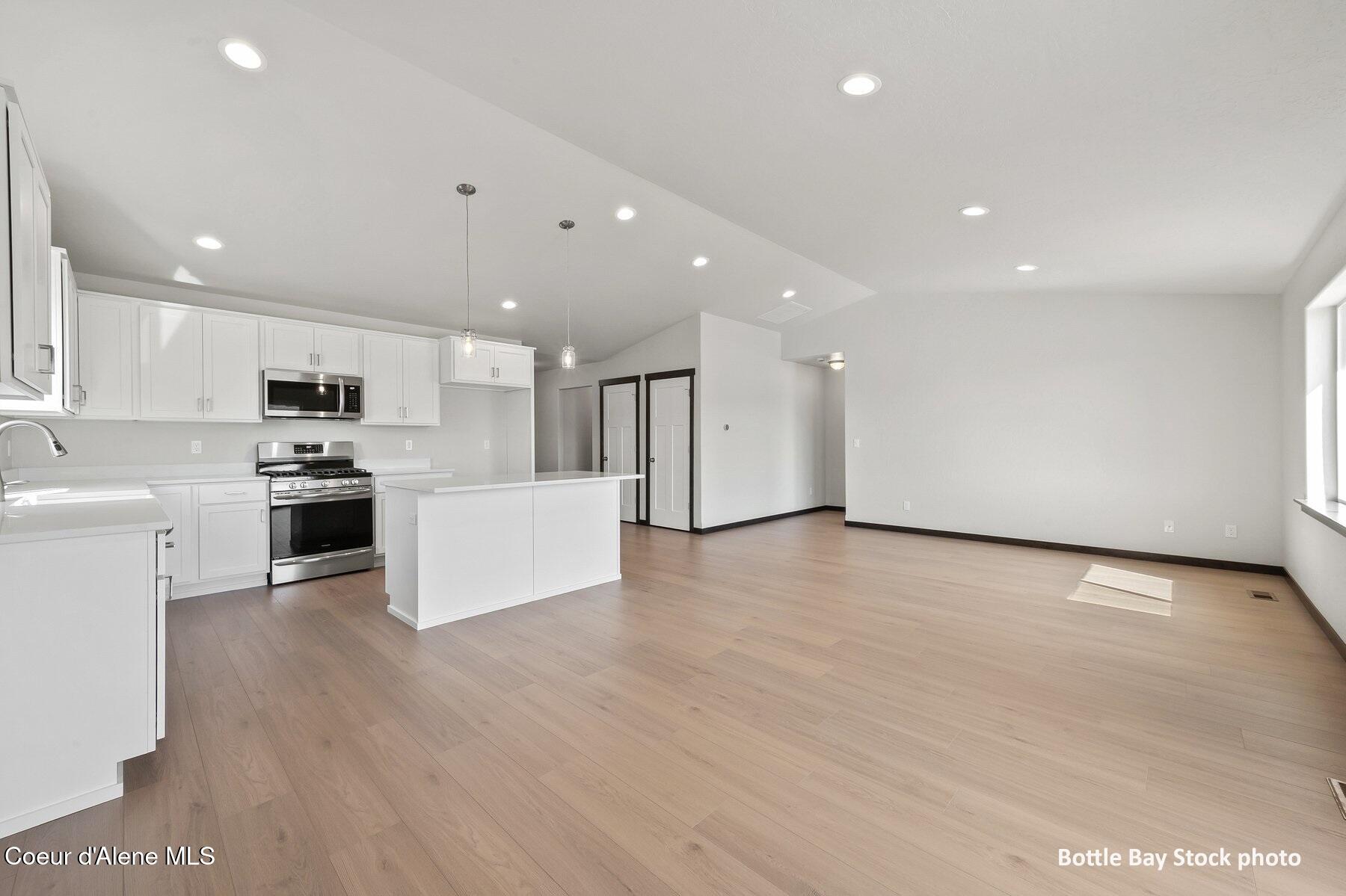 11834 North Entwistle Way Rathdrum, ID 83858 - Photo 12 of 28 12 Livingroom