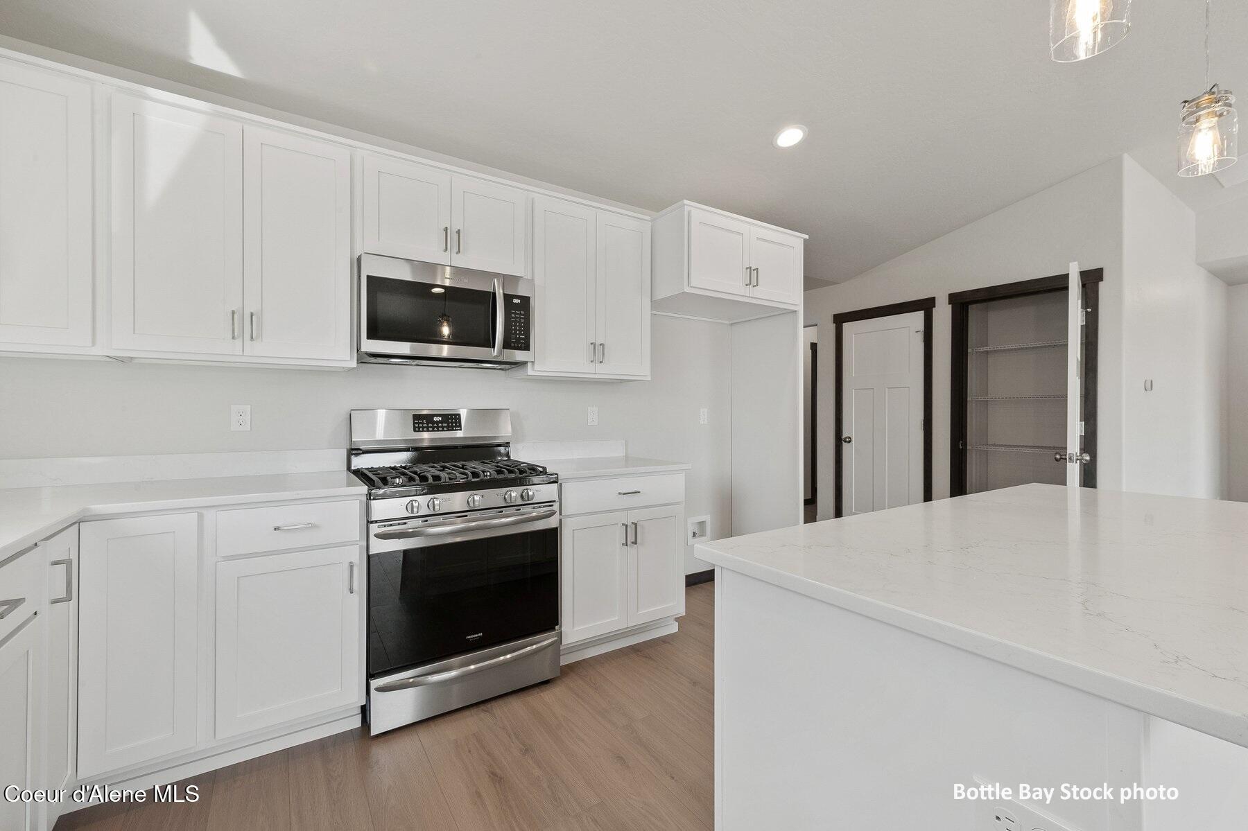 11834 North Entwistle Way Rathdrum, ID 83858 - Photo 6 of 28 6 Kitchen