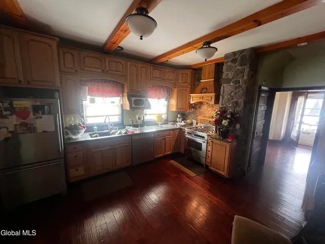 $295,000 | 107 East Montgomery Street, Johnstown, NY 12095