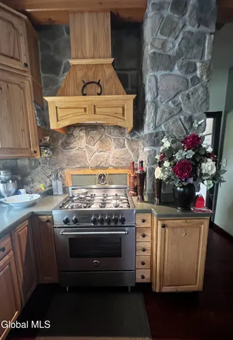 $295,000 | 107 East Montgomery Street, Johnstown, NY 12095