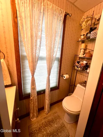 $295,000 | 107 East Montgomery Street, Johnstown, NY 12095