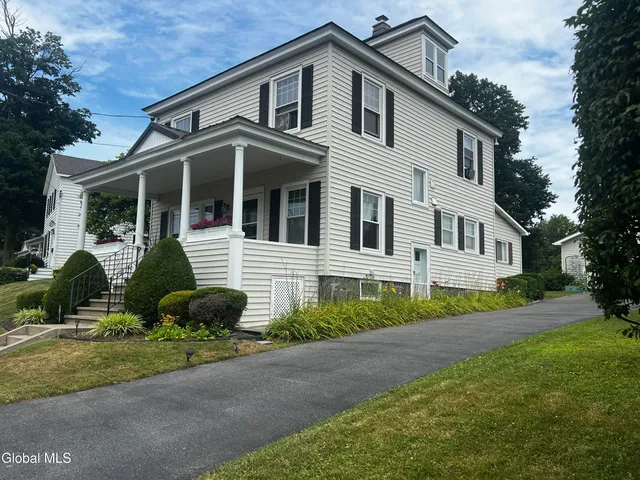 $295,000 | 107 East Montgomery Street, Johnstown, NY 12095