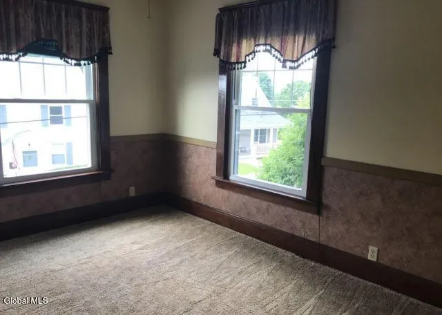 $295,000 | 107 East Montgomery Street, Johnstown, NY 12095