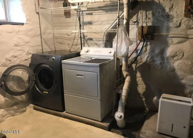 $295,000 | 107 East Montgomery Street, Johnstown, NY 12095