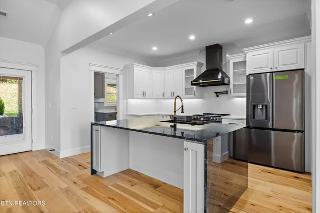 $629,000 | 316 Ootsima Lane, Loudon, TN 37774