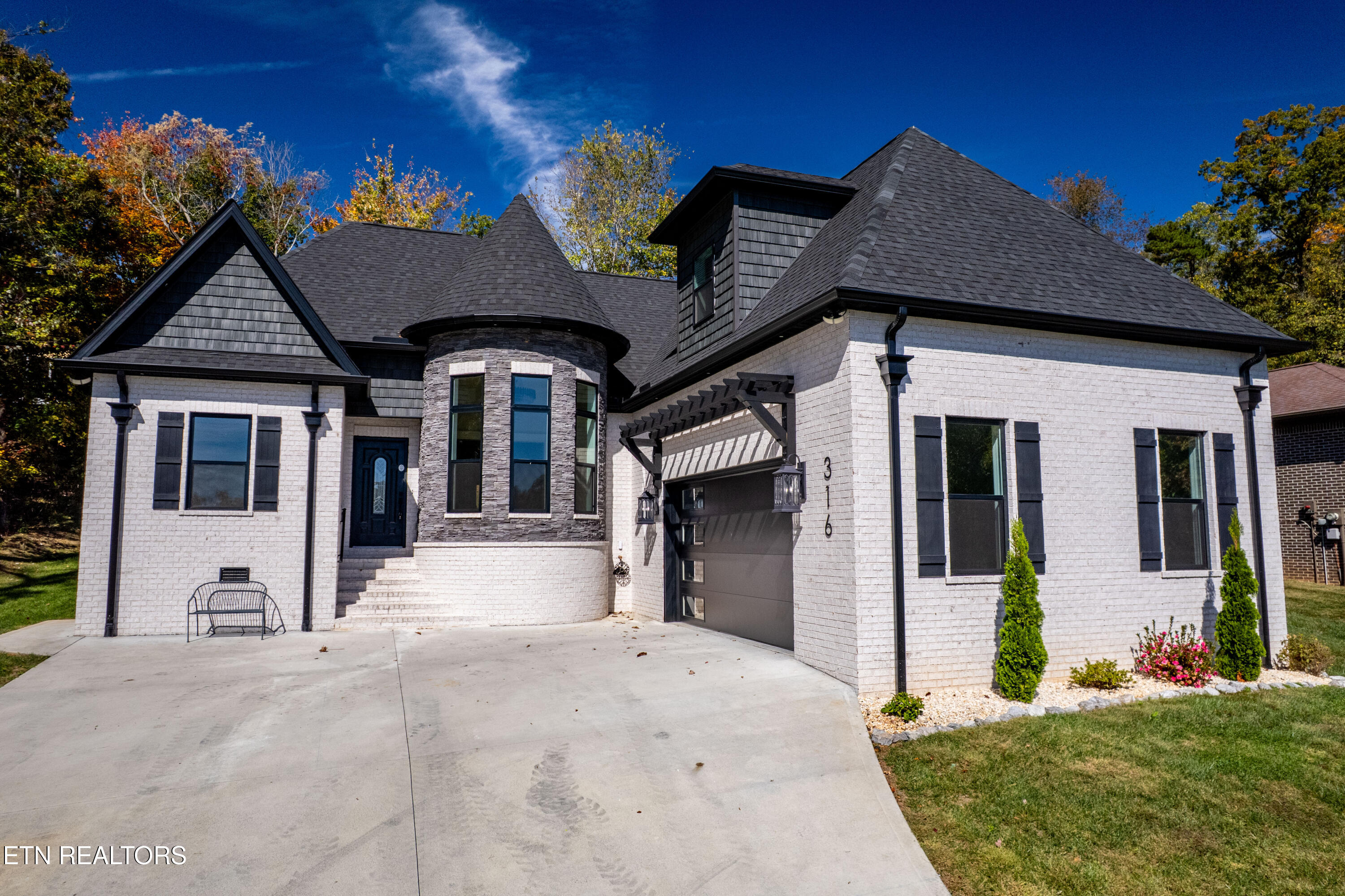 316 Ootsima Lane Loudon, TN 37774 - Photo 2 of 39 316OotsimaLn-3