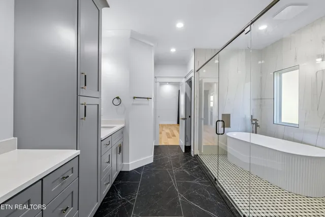 $629,000 | 316 Ootsima Lane, Loudon, TN 37774