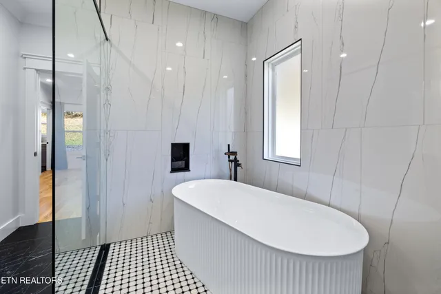 $629,000 | 316 Ootsima Lane, Loudon, TN 37774