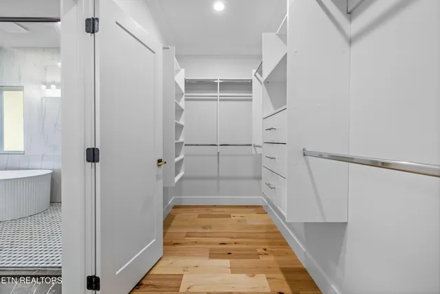 $629,000 | 316 Ootsima Lane, Loudon, TN 37774