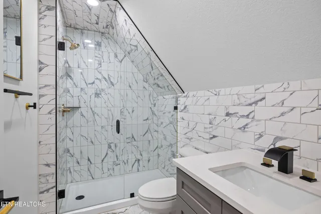 $629,000 | 316 Ootsima Lane, Loudon, TN 37774