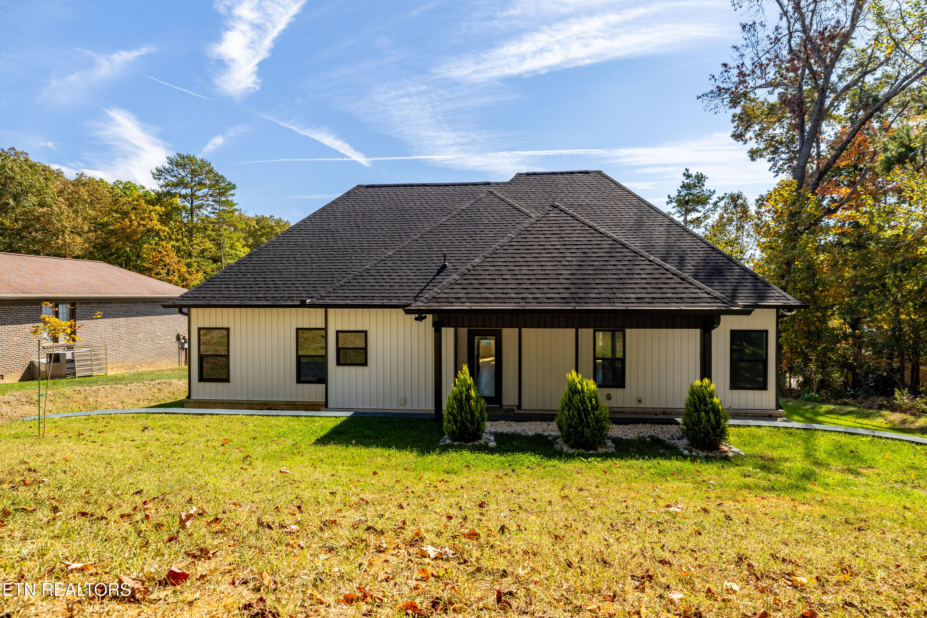 316 Ootsima Lane Loudon, TN 37774 - Photo 6 of 39 316OotsimaLn-15