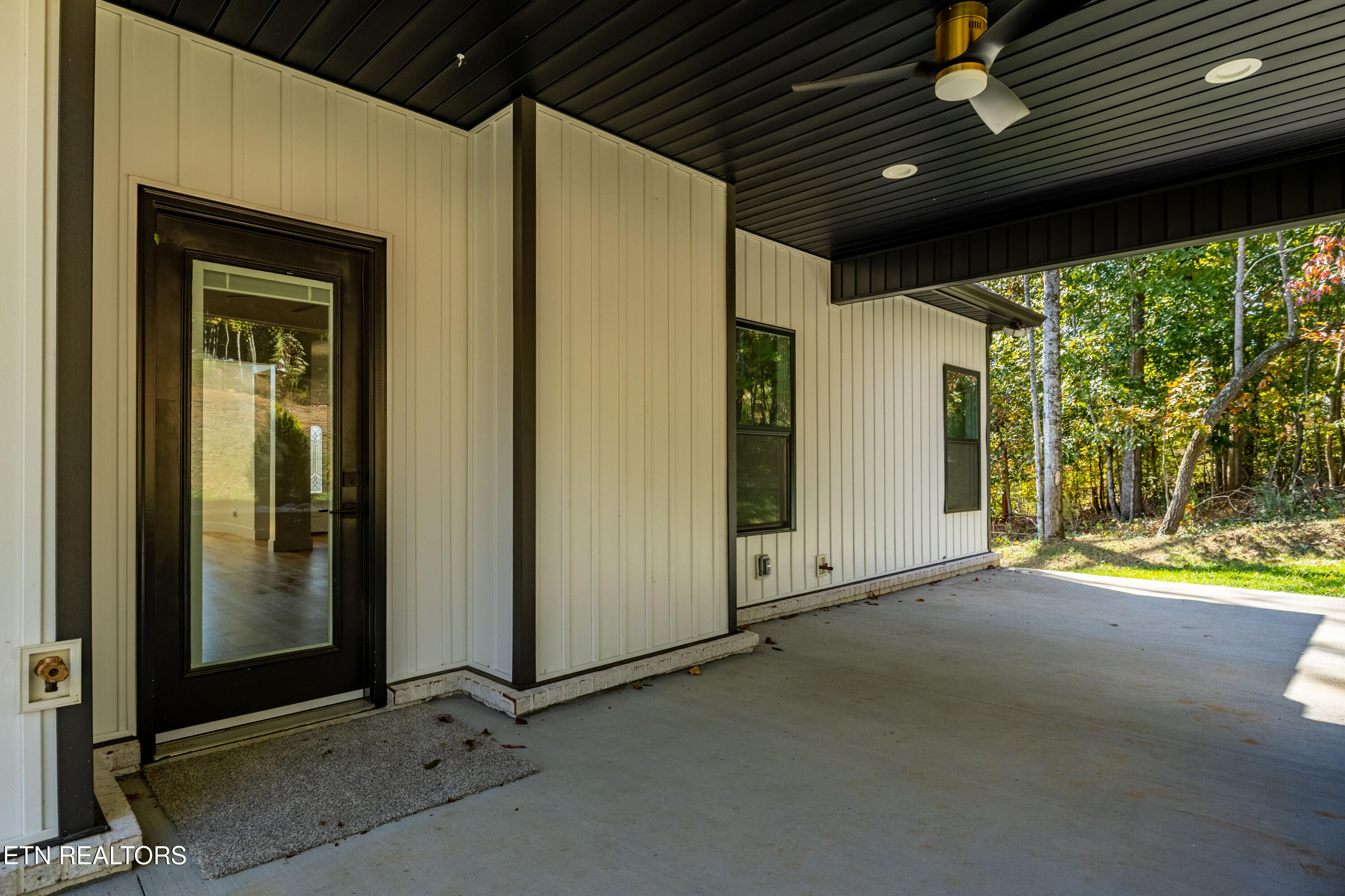 316 Ootsima Lane Loudon, TN 37774 - Photo 7 of 39 316OotsimaLn-17