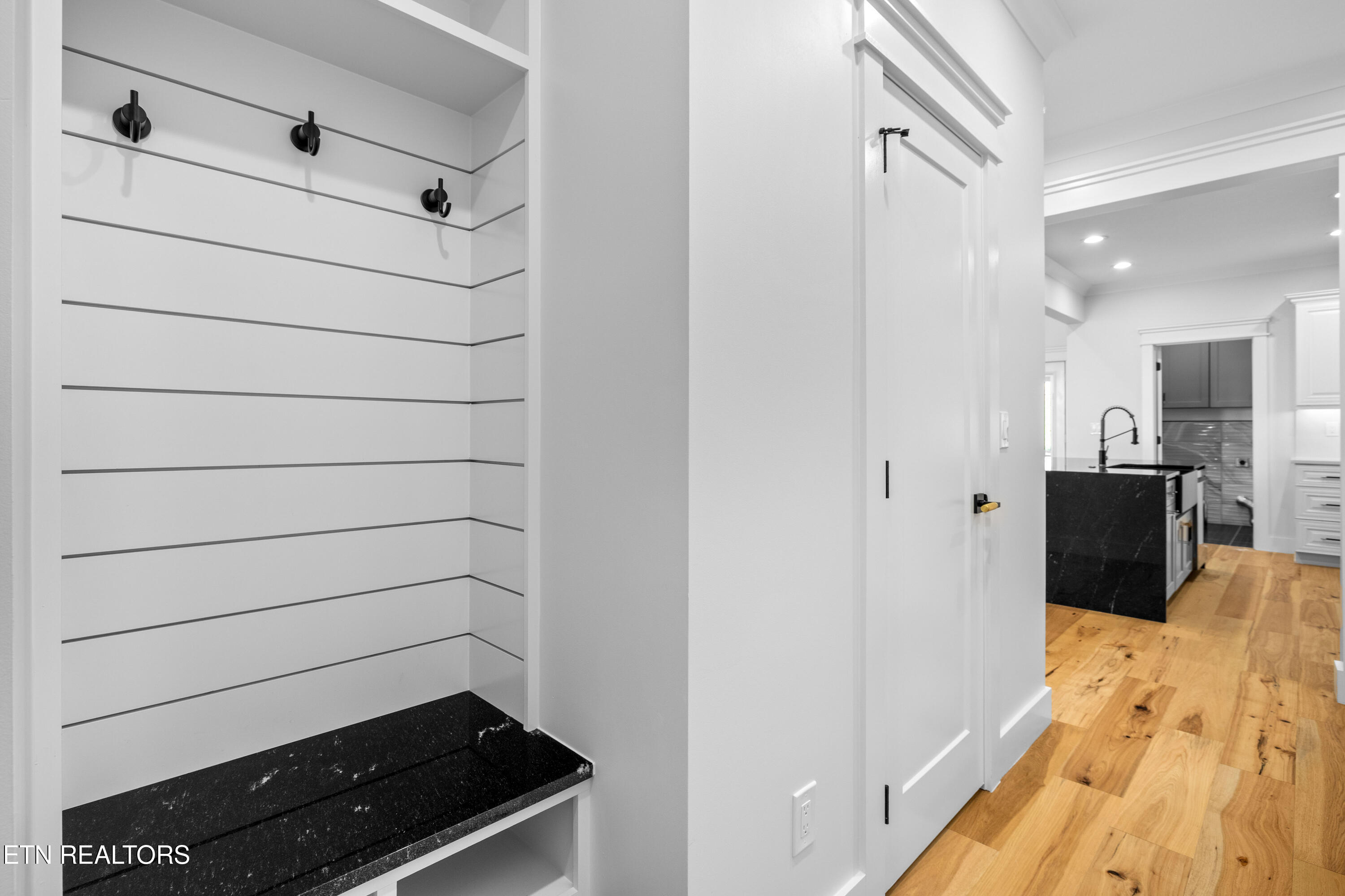 316 Ootsima Lane Loudon, TN 37774 - Photo 8 of 39 316OotsimaLn-19