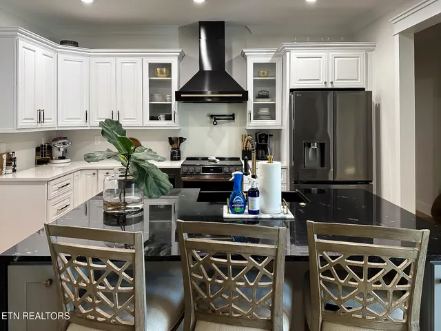 $629,000 | 316 Ootsima Lane, Loudon, TN 37774