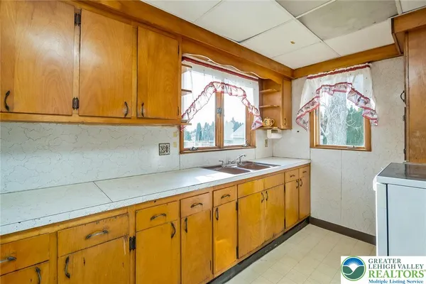 $298,500 | 3310 North Ruch Street, Whitehall, PA 18052