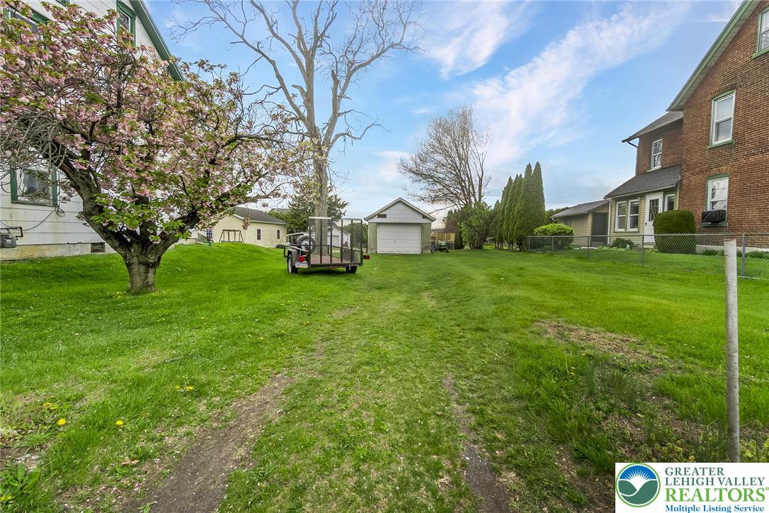 3310 North Ruch Street Whitehall, PA 18052 - Photo 8 of 35