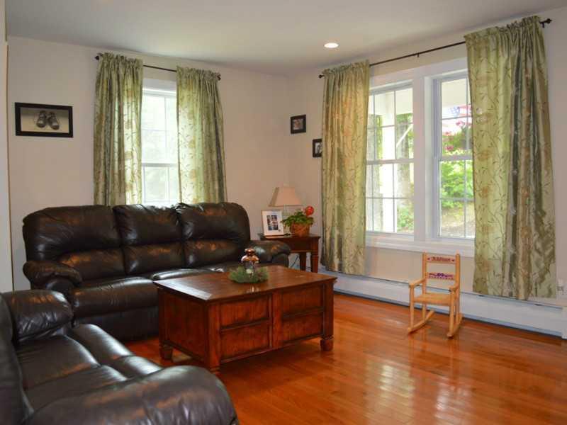 43 Standish Neck Road Gorham, ME 04038 - Photo 3 of 33 Living Room.