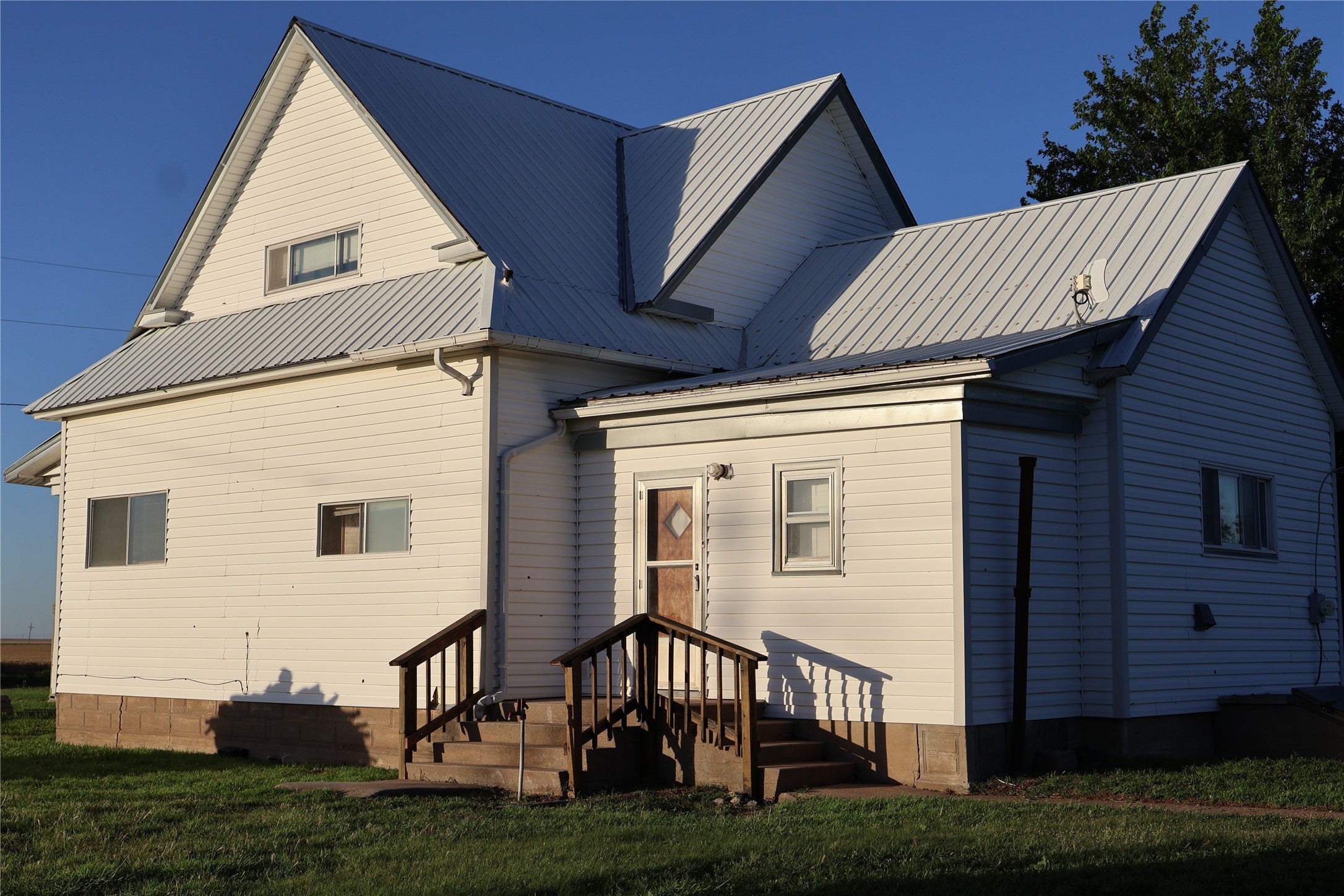 223 West Bolinger Road Bucklin, KS 67834 - Photo 1 of 13 Gallery Image 1