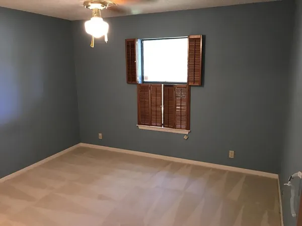 $2,200 | 185 Turkey Run, Meadowlakes, TX 78654