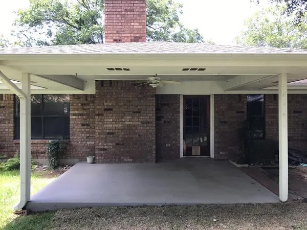 $2,200 | 185 Turkey Run, Meadowlakes, TX 78654
