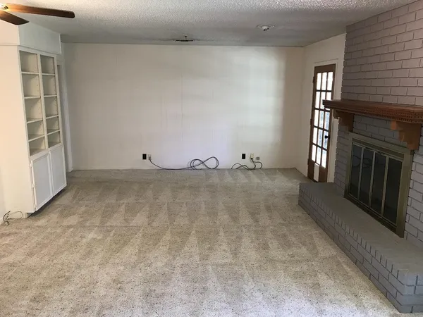 $2,200 | 185 Turkey Run, Meadowlakes, TX 78654