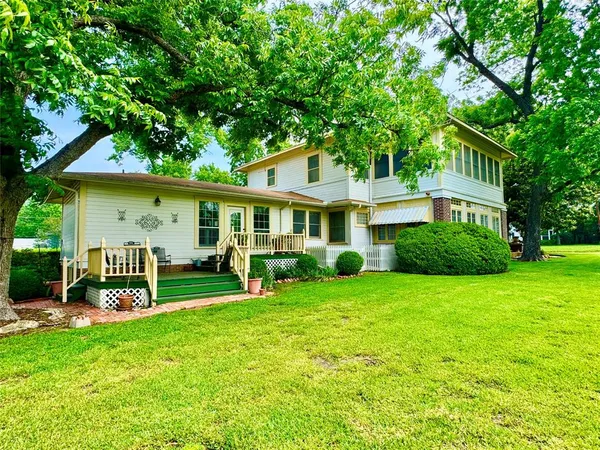 $319,500 | 500 South Ross Avenue, Mexia, TX 76667