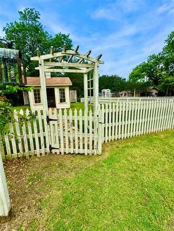 $319,500 | 500 South Ross Avenue, Mexia, TX 76667