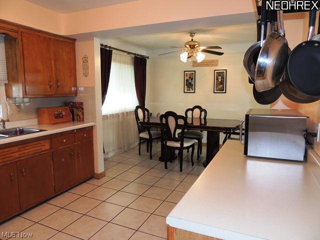 7296 Oakwood Road Parma, OH 44130 - Photo 4 of 20